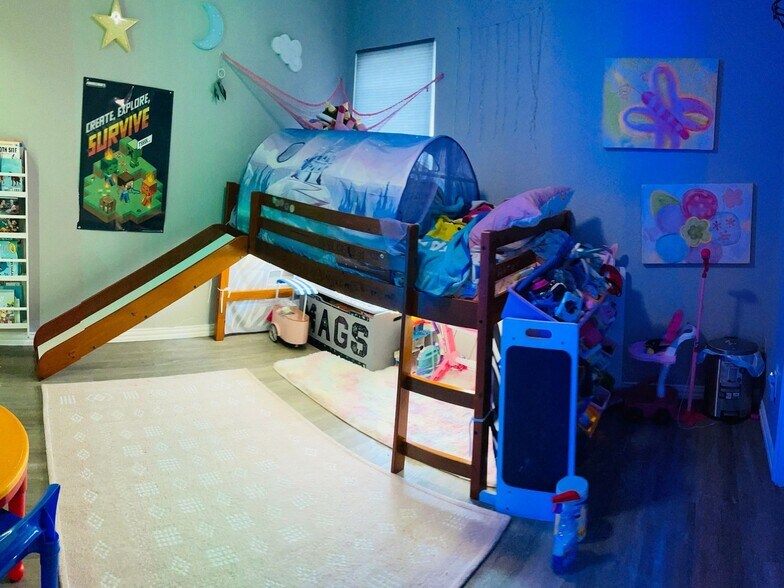 Building Photo - 5624 Giddyup Ln