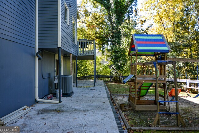 Building Photo - 2704 Margaret Mitchell Dr NW