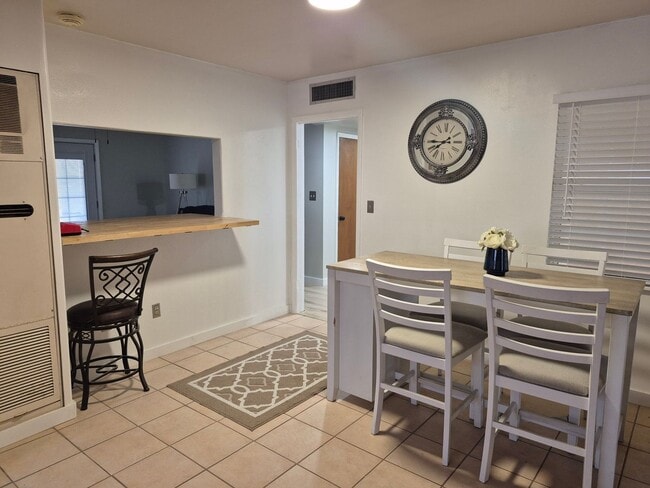 Building Photo - 1516 Lincoln Ave