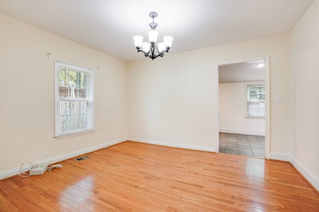 Building Photo - A GEM IN RIVERDALE HEIGHTS!