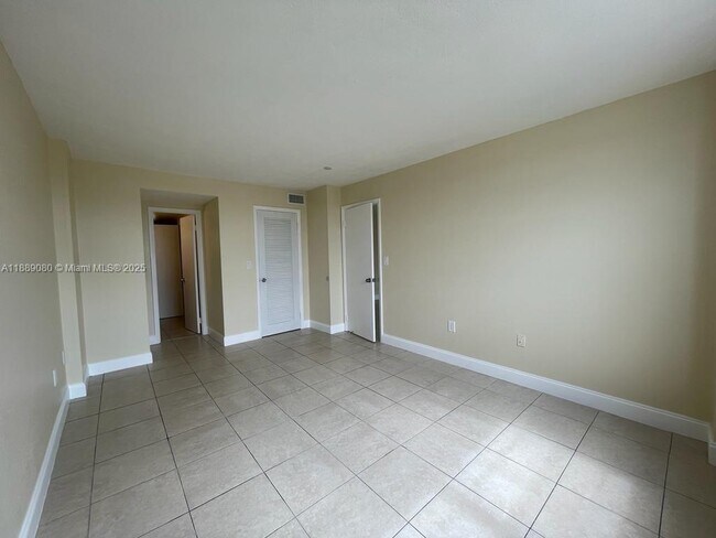 Building Photo - 15600 NW 7th Ave
