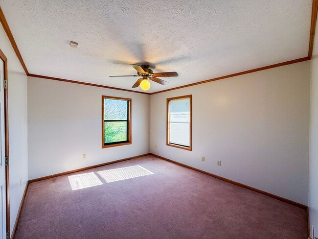 Building Photo - Newly repainted 3-bedroom, 2-bath home