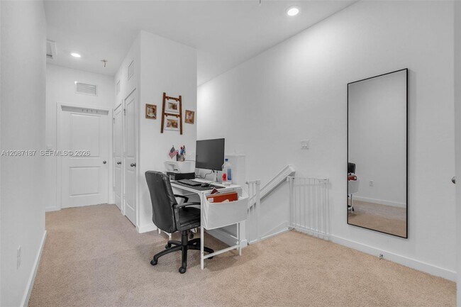 Building Photo - 856 NW 3rd Way