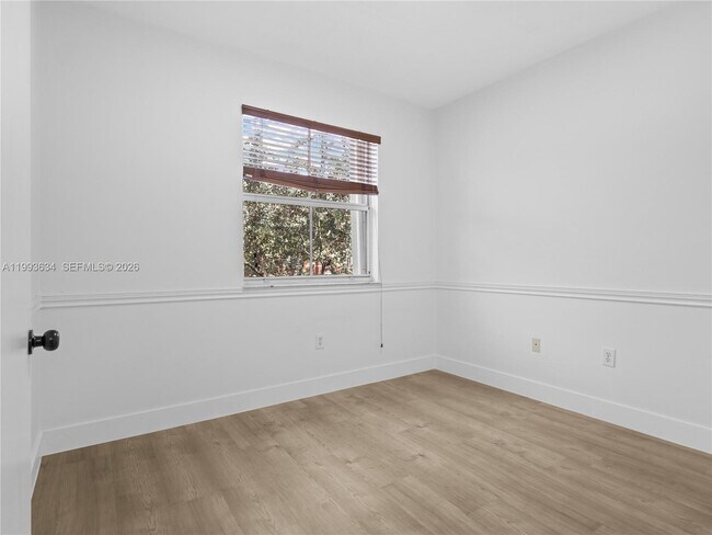 Building Photo - 6201 NW 114th Pl