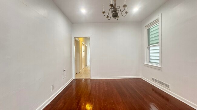 Building Photo - 283 Avenue A