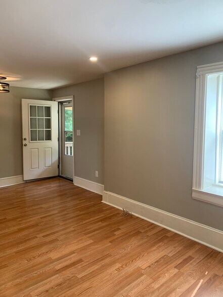 Living Room - 5 Cordage St