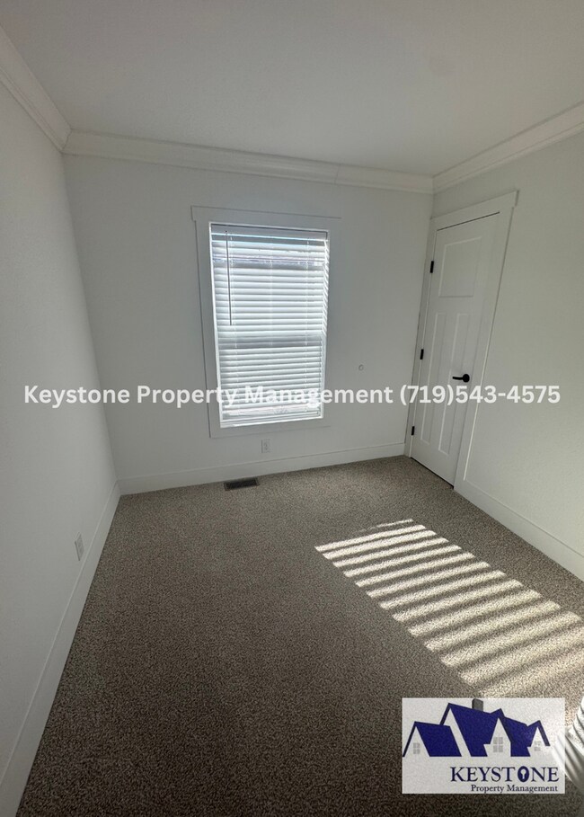 Building Photo - 632-634 Edna Ln