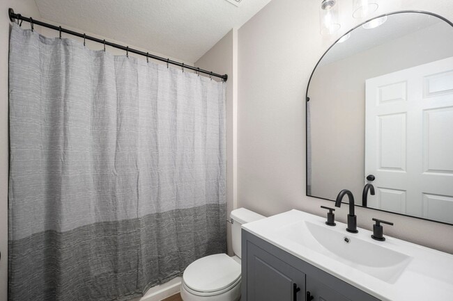 Building Photo - Fully Renovated Samara Lakes Home with Stunning Water Views!