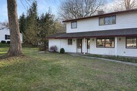 Building Photo - 520 Murray Hill Rd