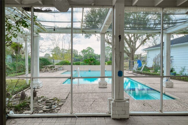 Building Photo - 3114 Cypress Point Dr