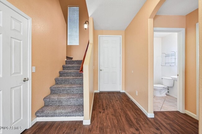 Building Photo - 2621 E Waterview Ct