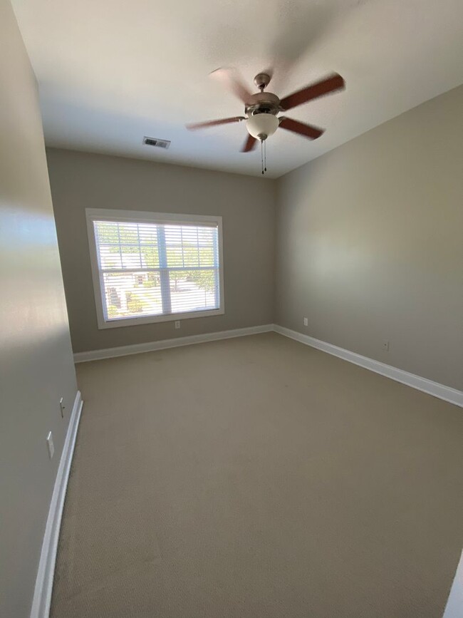 Building Photo - End Unit Townhouse in Pennington Square- A...