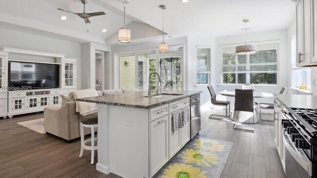 Building Photo - 652 Ocean Hammock Lp