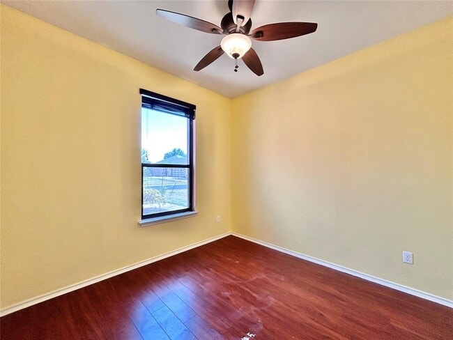 Building Photo - 505 Willow Walk Dr