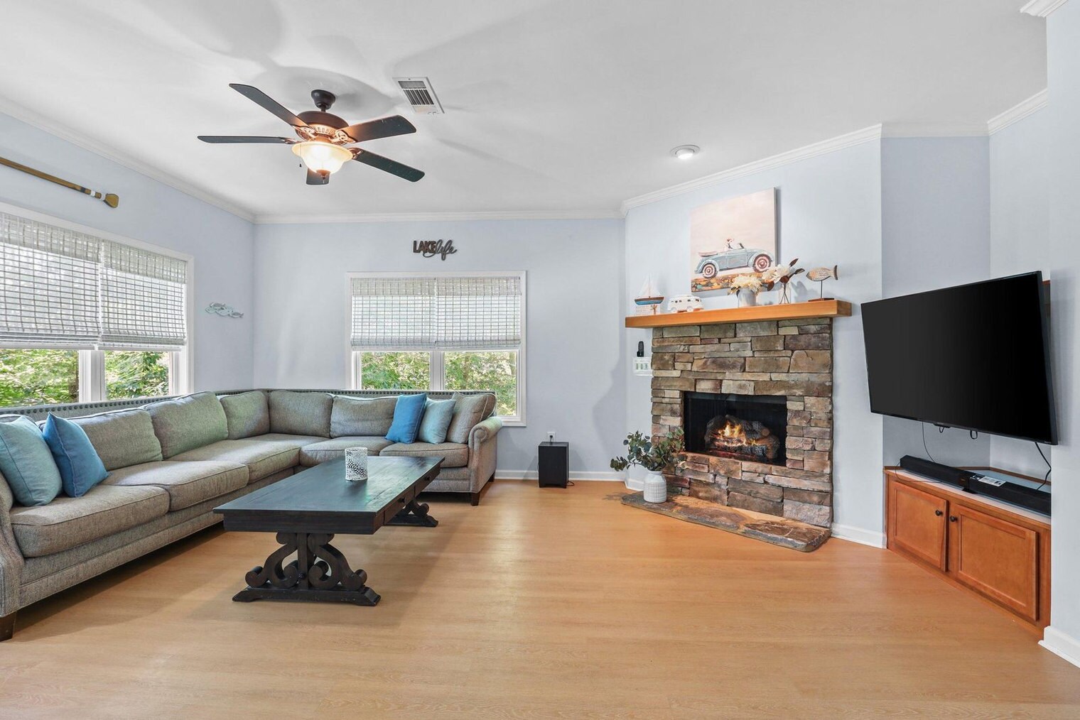 Building Photo - 204 Lake Breeze Ln