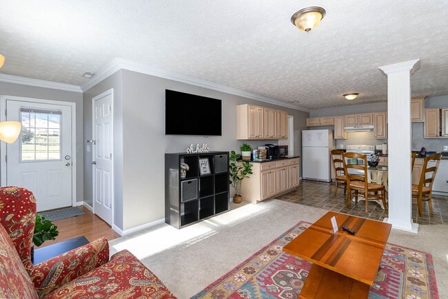 Building Photo - 130 Overbrook Ct