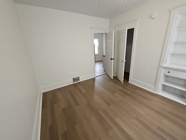 Building Photo - 3609 Riverside Ave