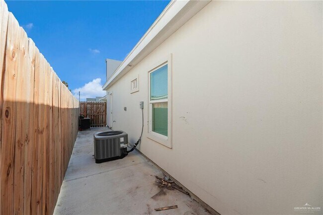 Building Photo - 3213 S Colt Ln