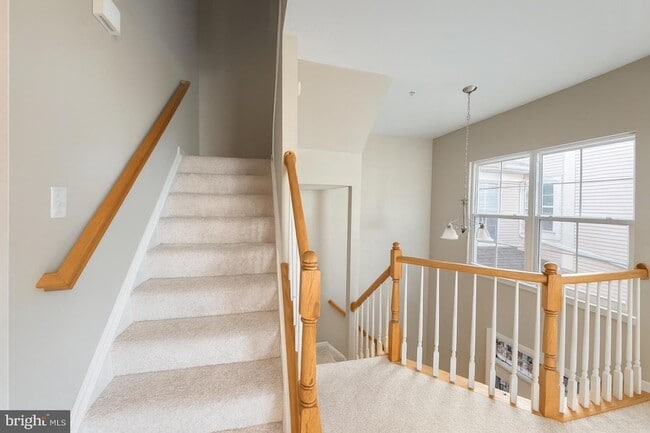 Building Photo - 44180 Shady Glen Terrace