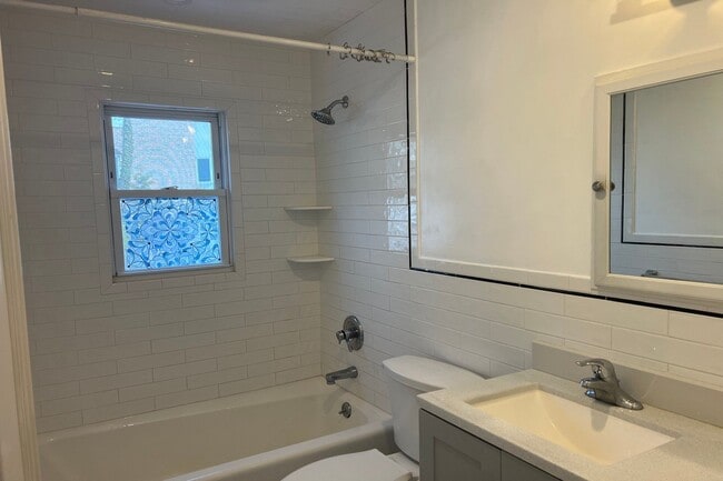 Building Photo - 195 Godwin Ave