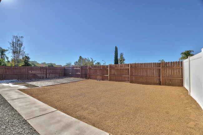 Building Photo - 3 bedroom 2 baths Murrieta