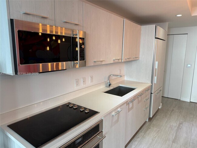 Building Photo - 55 SW 9th St