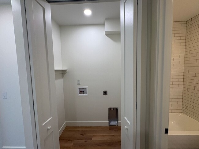 Building Photo - New Build- 3 bedroom, 2.5 bathroom home fo...