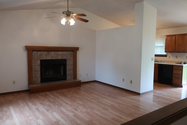 Building Photo - 6317 N Grove St