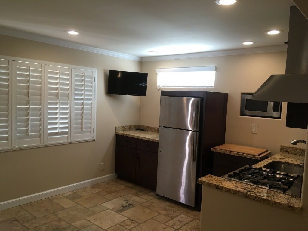 Unit F - 1105 N Milpas St