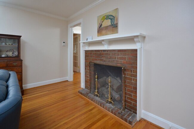 Building Photo - Highly Desirable Trinity Park