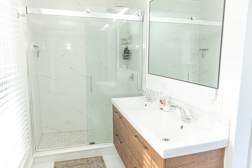 Building Photo - 212 Ambler St