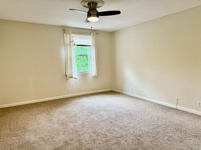Building Photo - Nice 4BR Home in Perfect Location