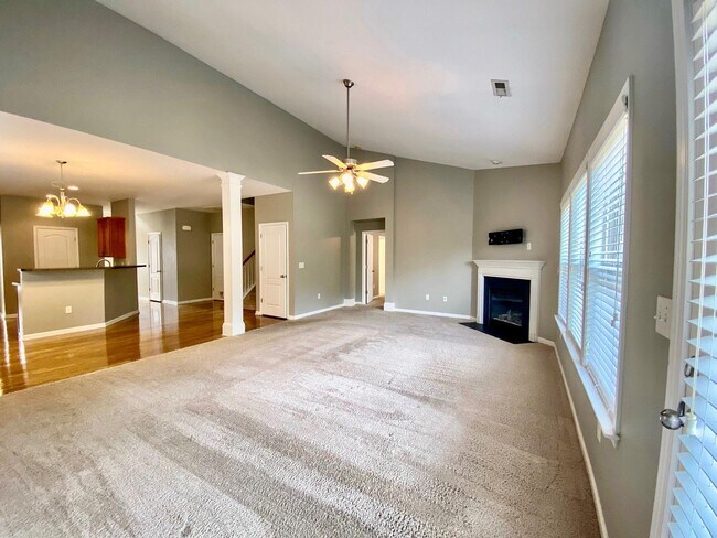 Building Photo - 109 Paqcolet Dr