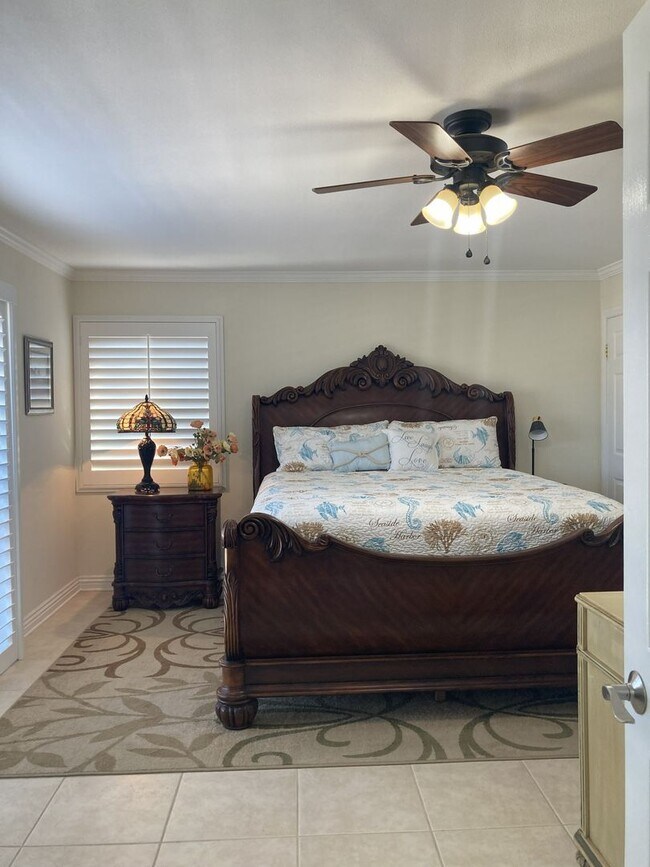 Building Photo - Relaxing Condo just steps away from the beach!