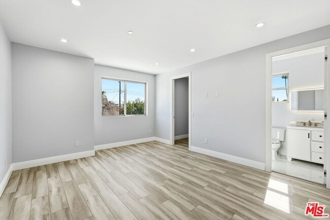 Building Photo - 6717 Sunnyslope Ave