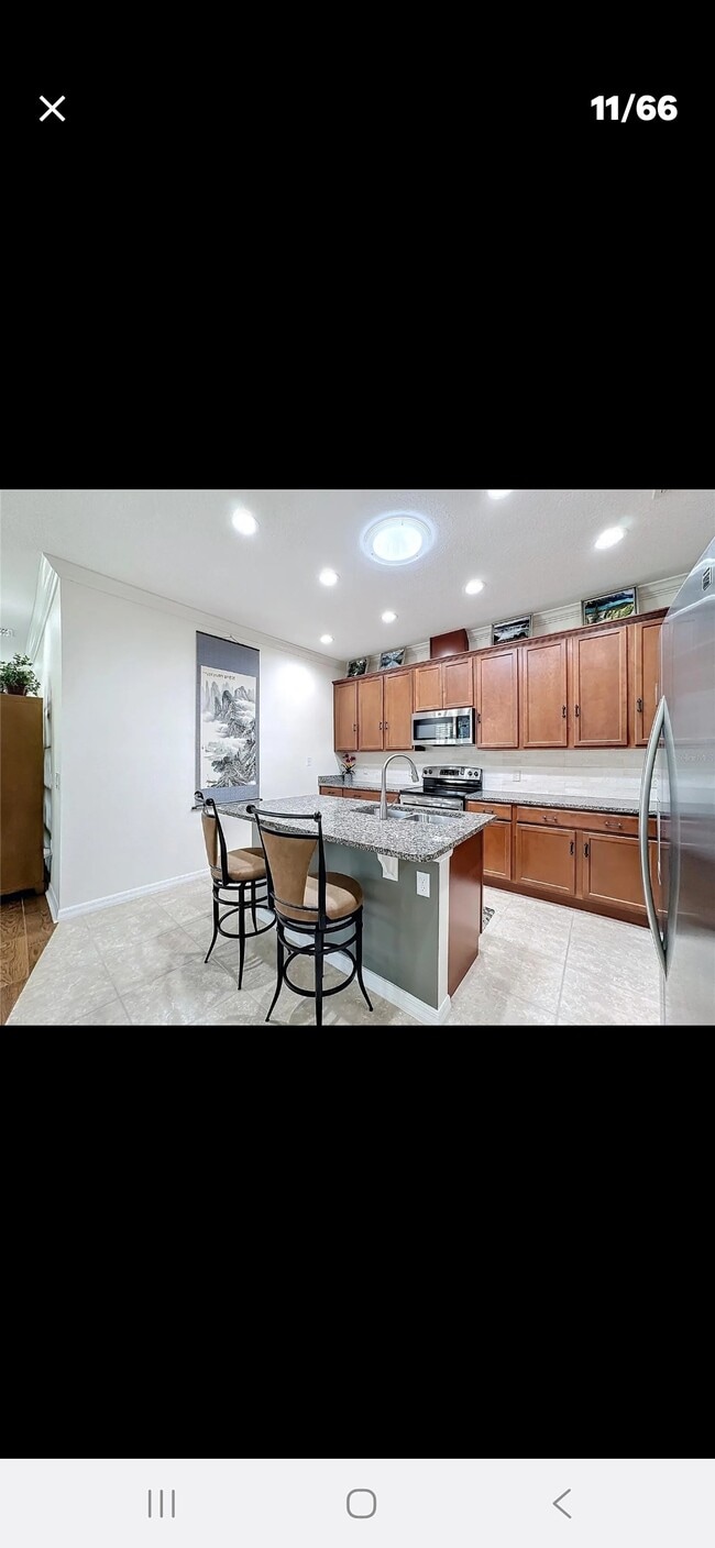 Building Photo - 3438 Fallbrook Dr