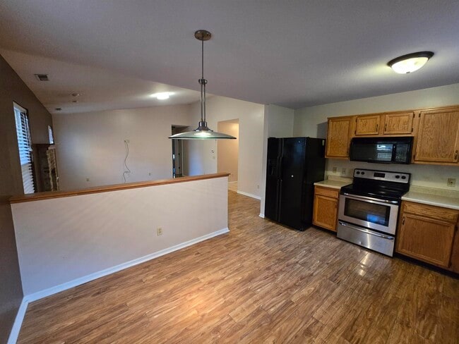 Building Photo - 235 Spring Forest Ct