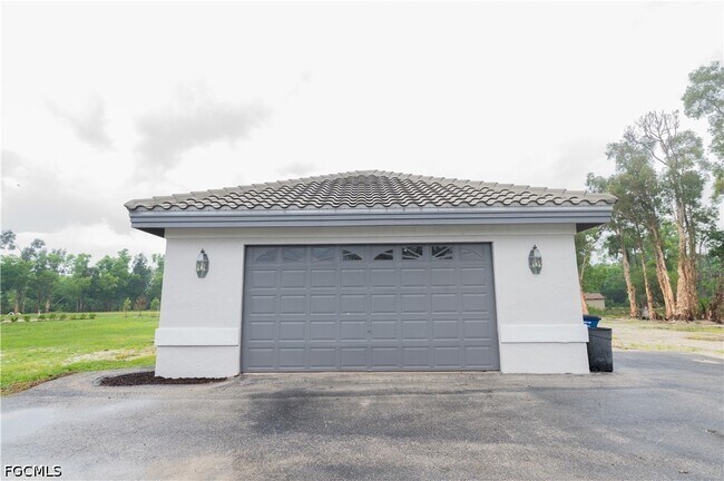 Building Photo - 15200 Sweetwater Ct