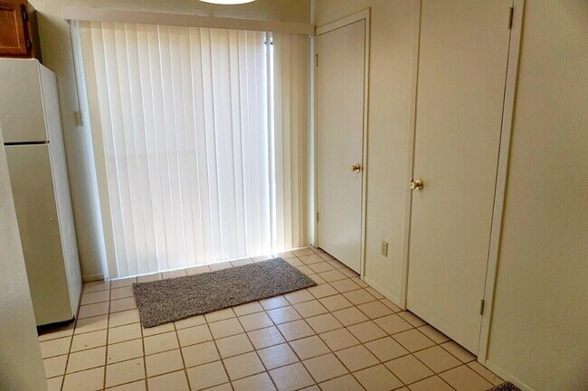 Building Photo - 125 N Troy Ave