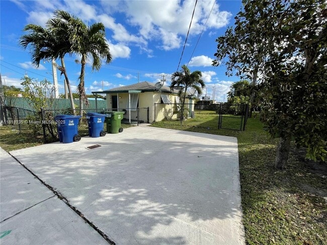 Primary Photo - 1016 NW 1st Ave
