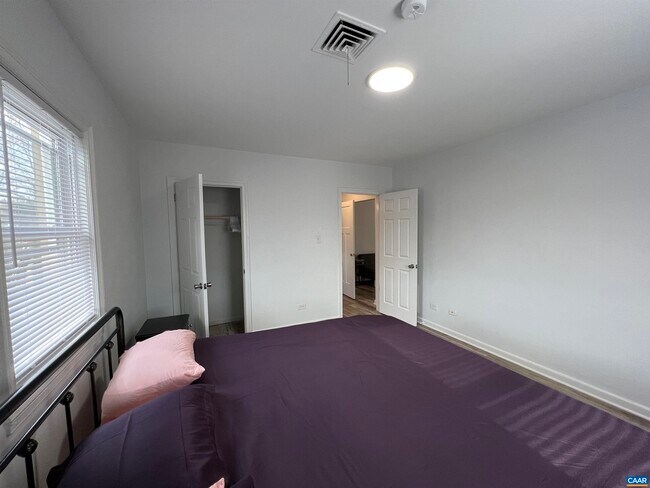 Building Photo - 301 7th St SW