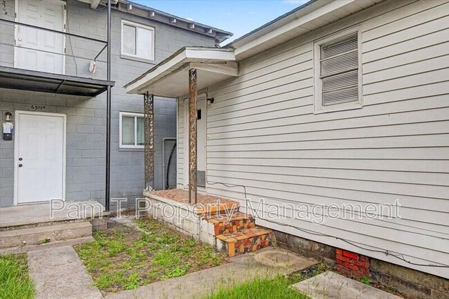 Building Photo - 633 W 35th St