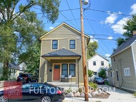 Building Photo - 336 Donald Plz SE