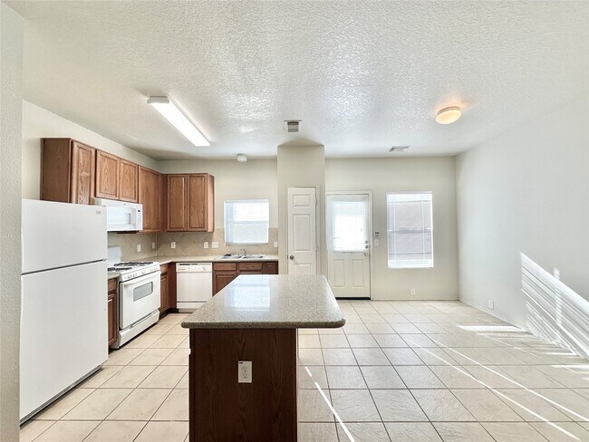 Building Photo - 29709 Valley Center Dr