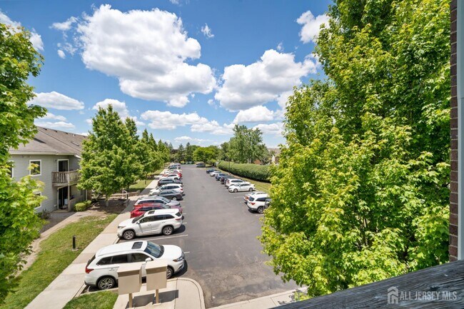 Building Photo - 307 Ravens Crest Dr