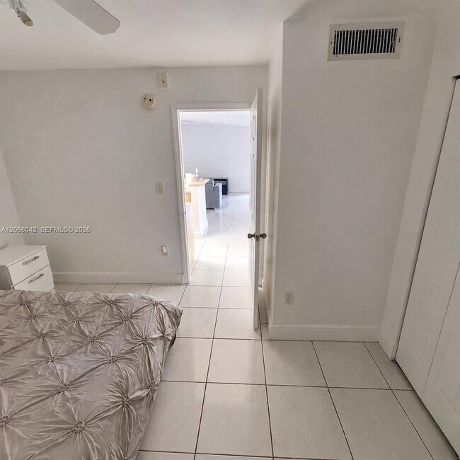 Building Photo - 7151 Miami Lakes Dr