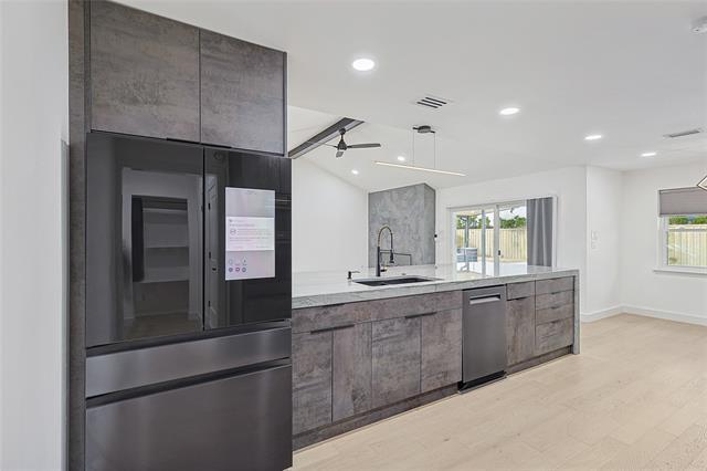 Building Photo - 12417 Quincy Ln