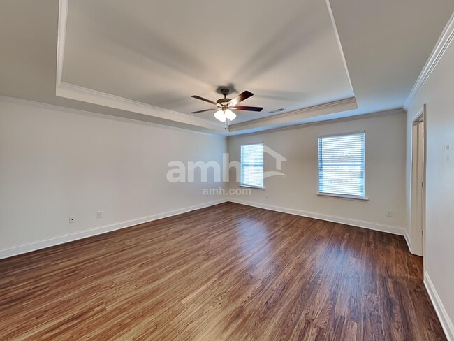 Building Photo - 300 Bourne St