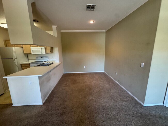 Building Photo - Cozy Condo in Ahwatukee