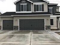 Building Photo - 4-Bedroom, 2.5-Bath Home with a 3-Car Garage and a Fully Fenced Backyard with No Rear Neighbors.